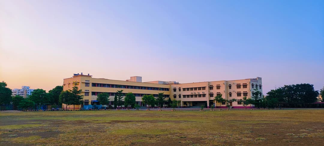 Holy Cross Sr. Sec. School photo 1