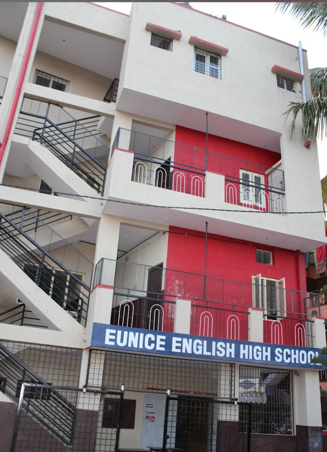 Eunice English High School photo 1