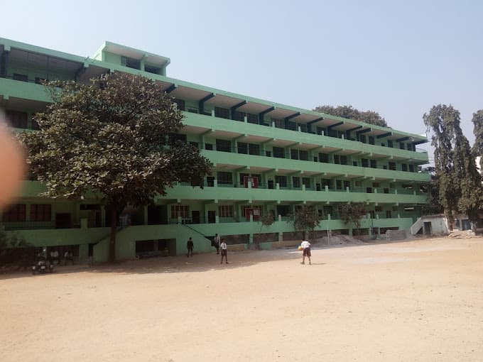 Sri Sarvajna Public School photo 1