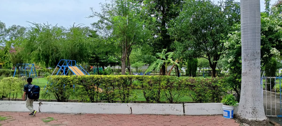 Bank Officers Public H.S. School photo 2