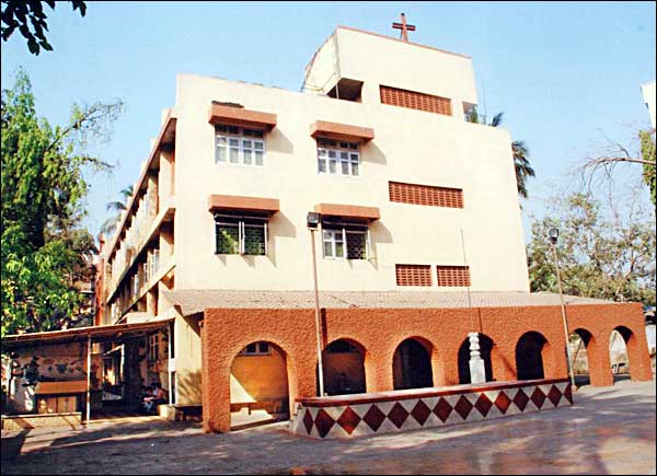 Holy Family School Ghatkopar East photo 2