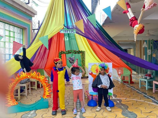 Humming Birds gallery image 8