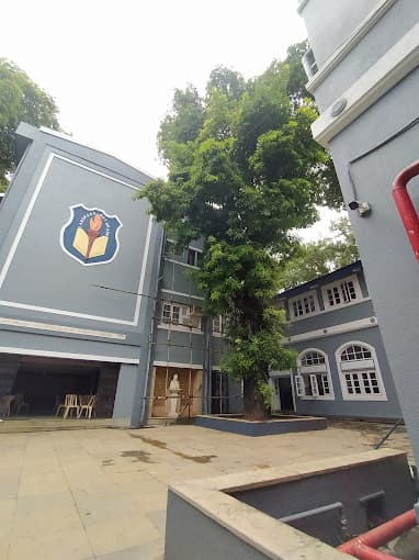 J.B. Vachha High School For Girls Dadar photo 3