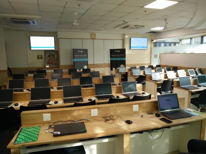 Universal MSG-SGKM College of Arts Science & Commerce photo 6