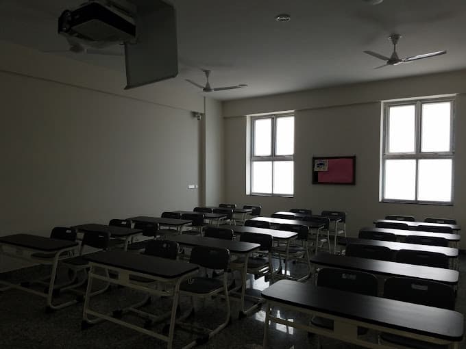 Modern School photo 6