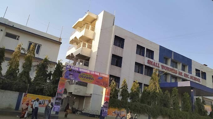 Small Wonders School Jeevancolony photo 2