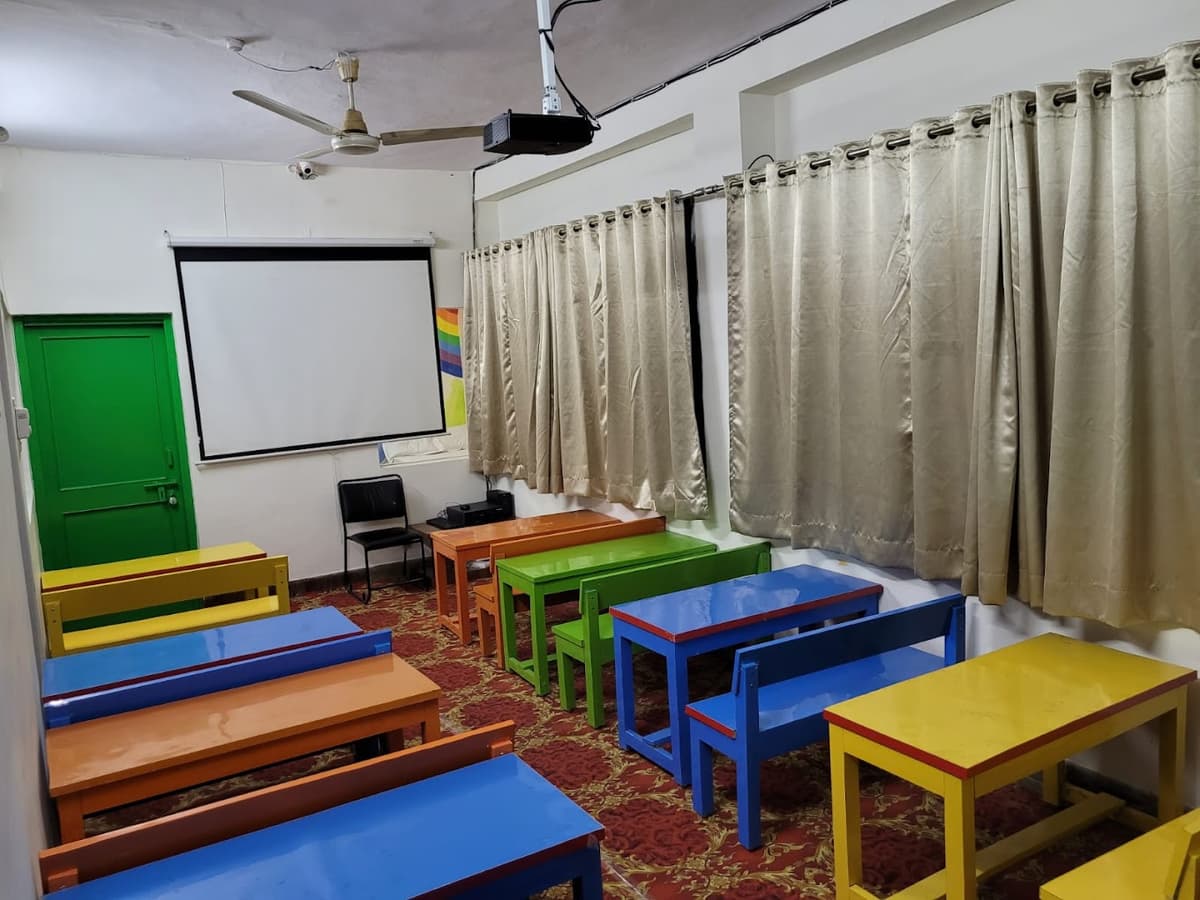 Kinder Castle Arera Colony photo 1