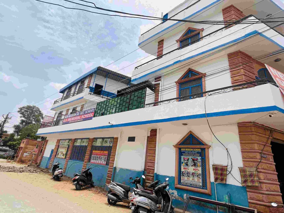 New Modern Senior Secondary School Roop Nagar photo 1